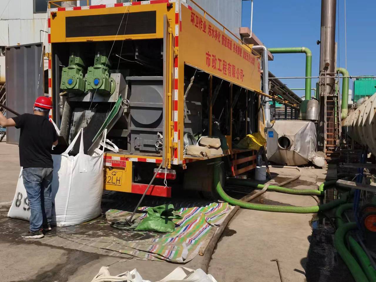 晴隆淤泥压干处理